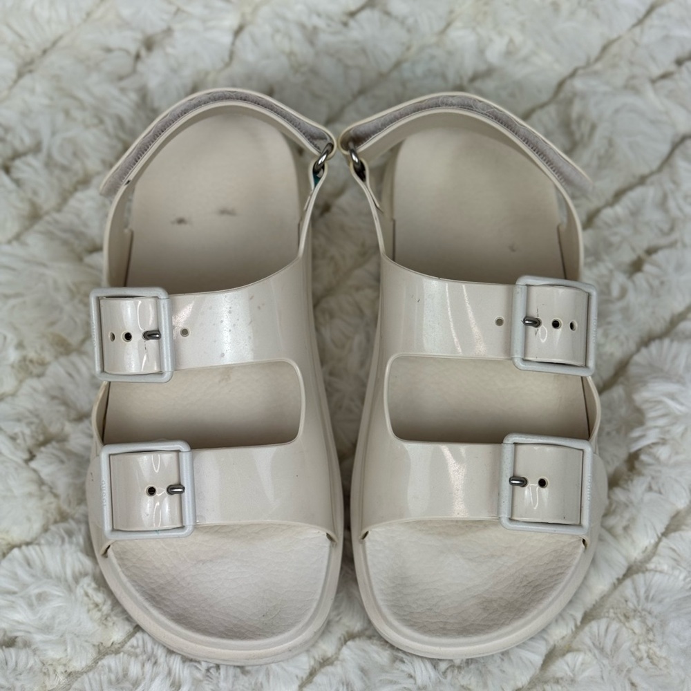 Gucci Women's Isla Double G Logo Rubber Dad Sandals Dusty White Size 37